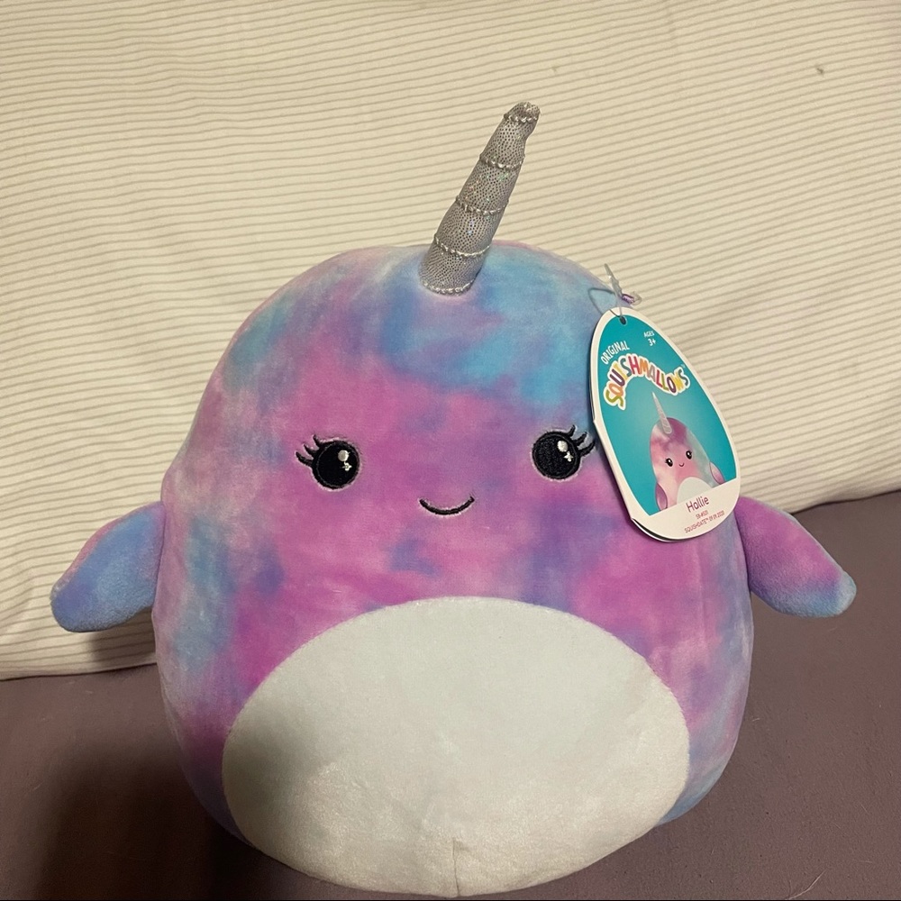 Hallie squishmallow